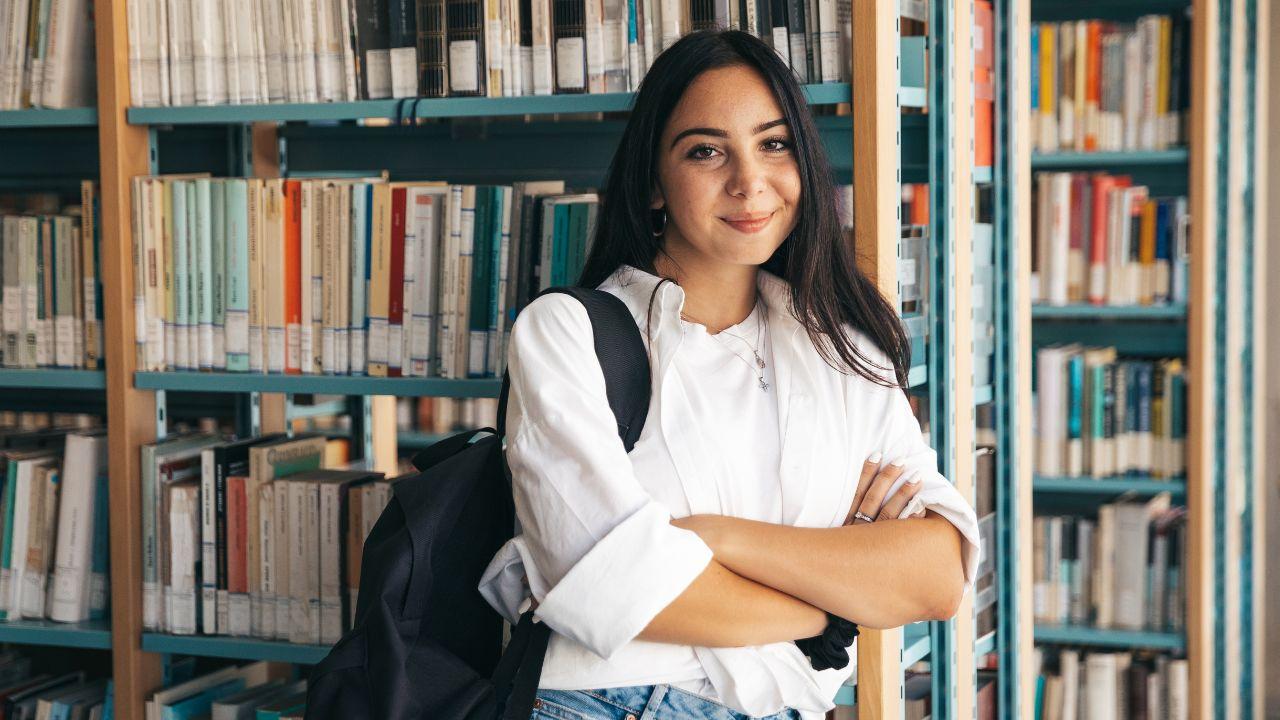 Budaya Diskusi Akademik Mahasiswa: Membangun Tradisi Berpikir Kritis Di Kampus