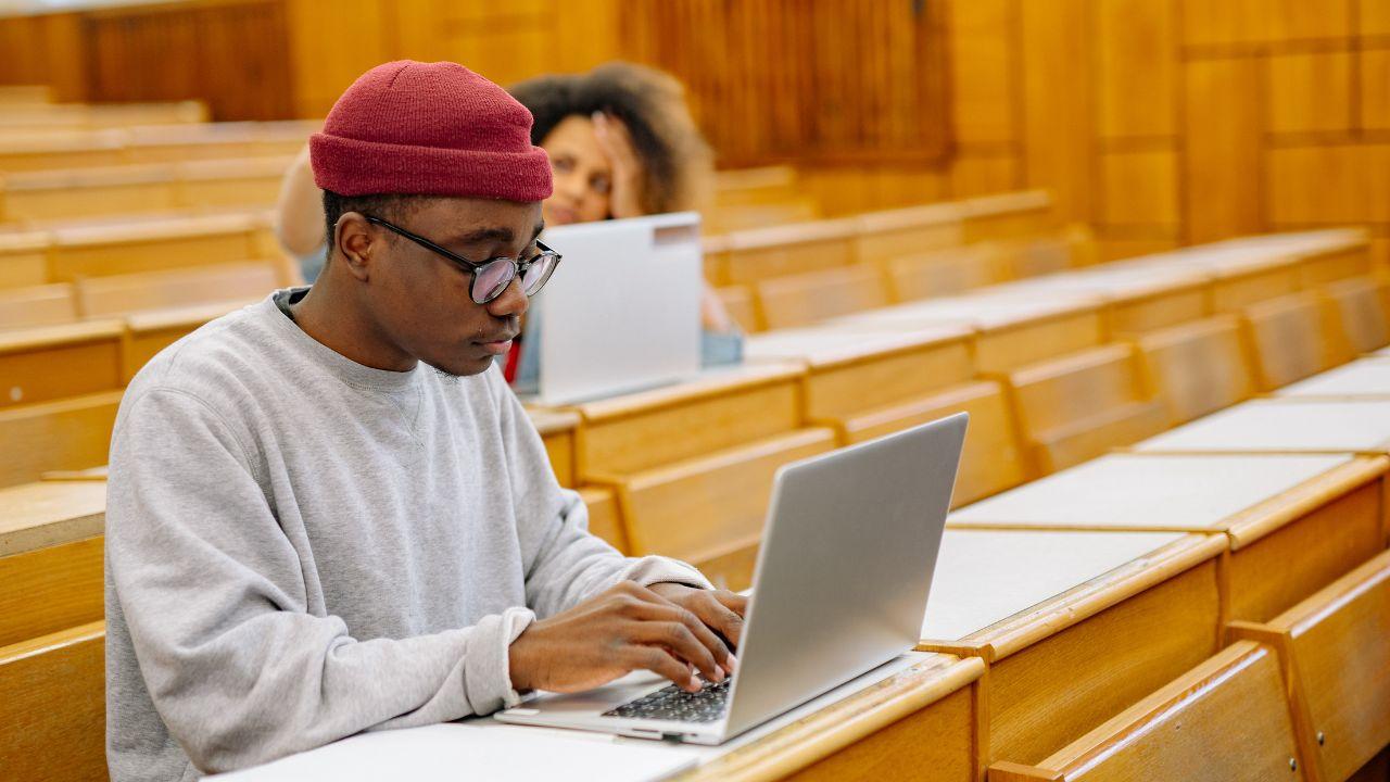 Peran Pendidikan Karakter Dalam Membentuk Mahasiswa Berkualitas Di Universitas Indonesia