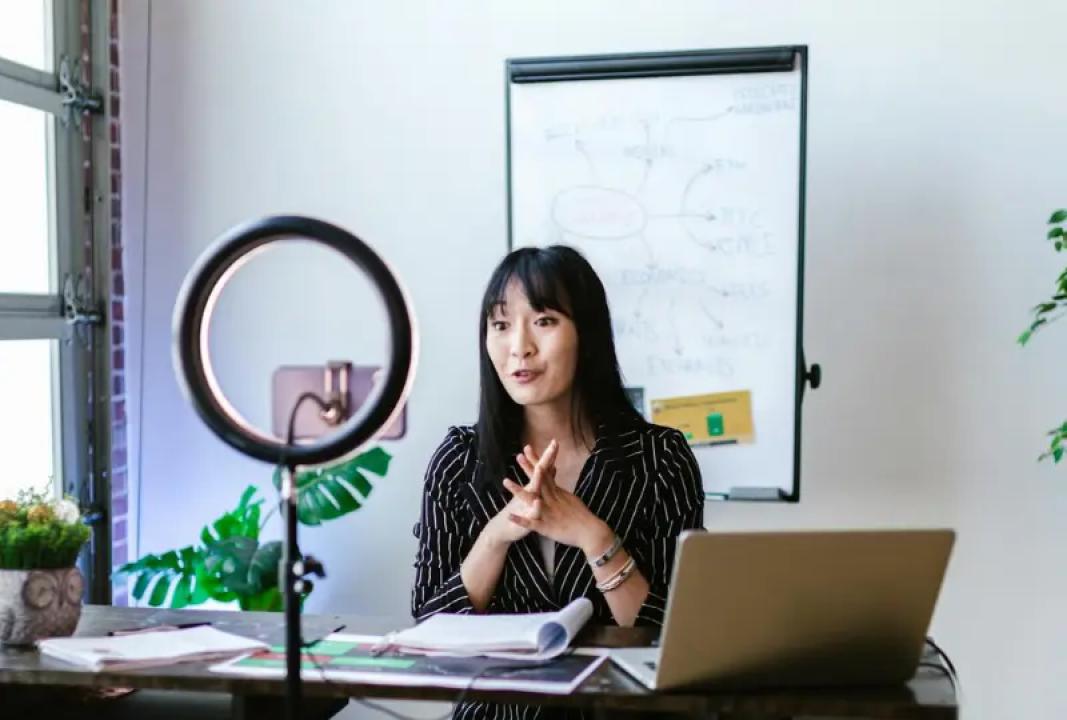 Pentingnya Personal Branding Bagi Fresh Graduate Untuk Memasuki Dunia Kerja