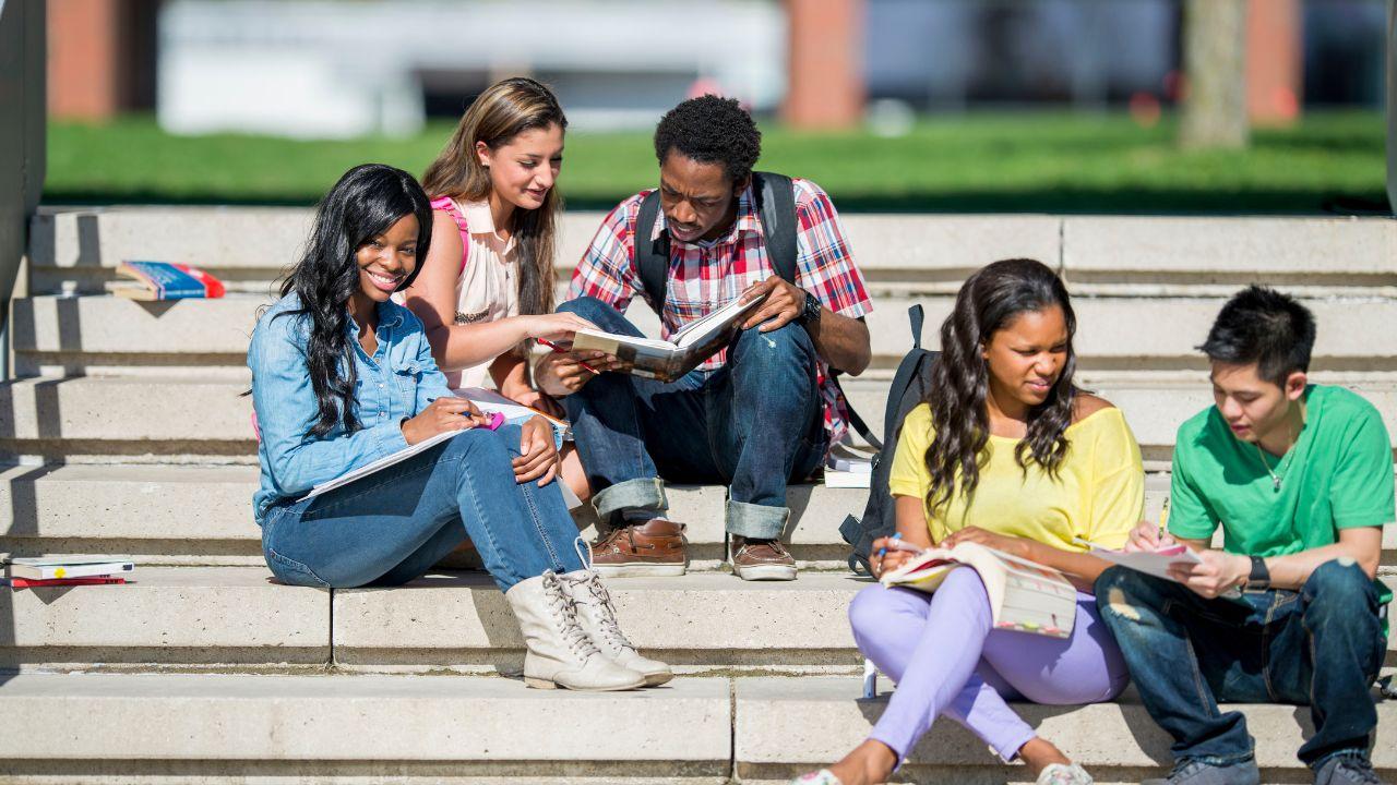 Kehidupan Mahasiswa Sebagai Fondasi Masa Depan