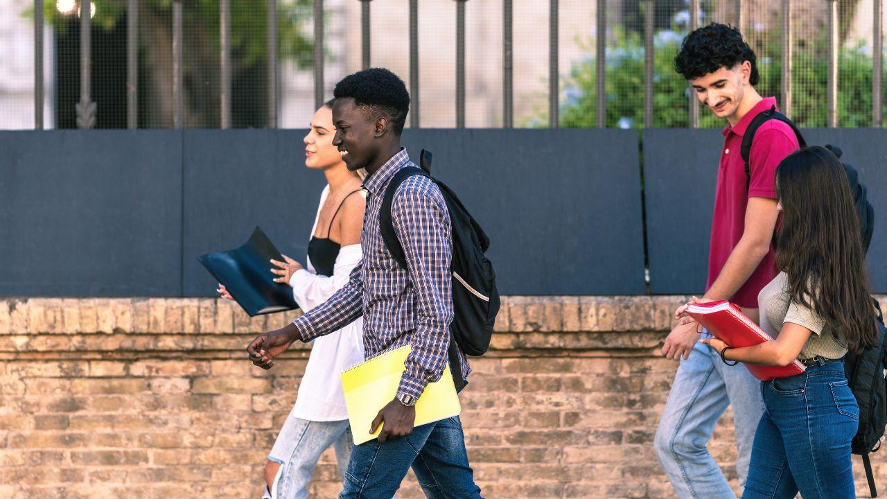 Tantangan Akademik Mahasiswa Di Indonesia Dan Cara Menghadapinya