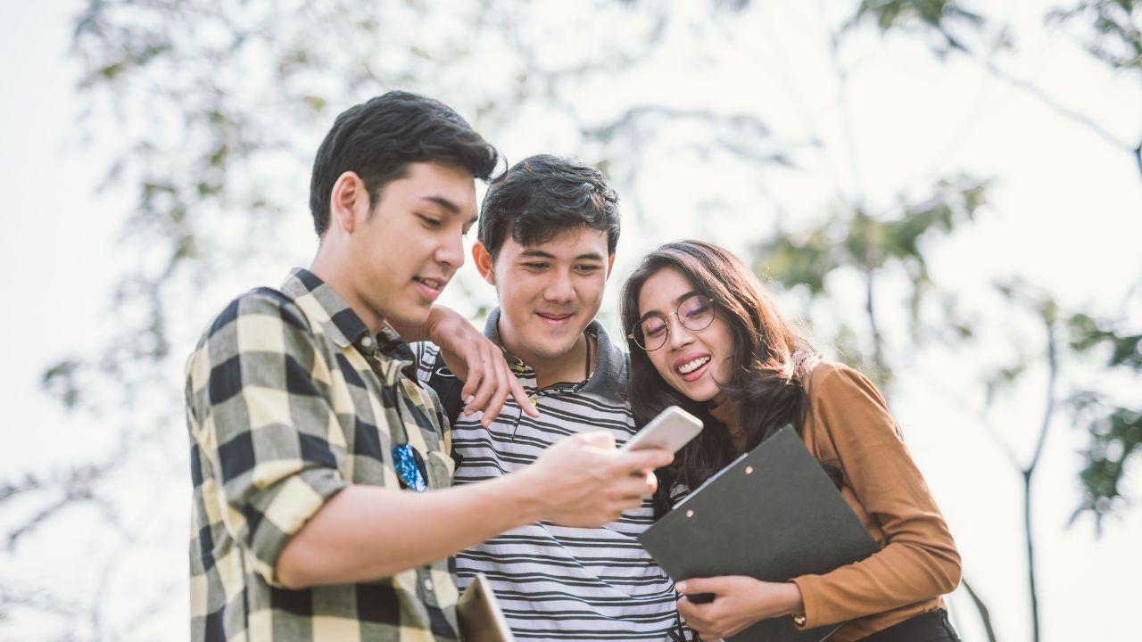 Mahasiswa Dan Kepemimpinan Progresif: Membangun Pengaruh Positif Melalui Organisasi, Pergaulan, Dan Kesehatan