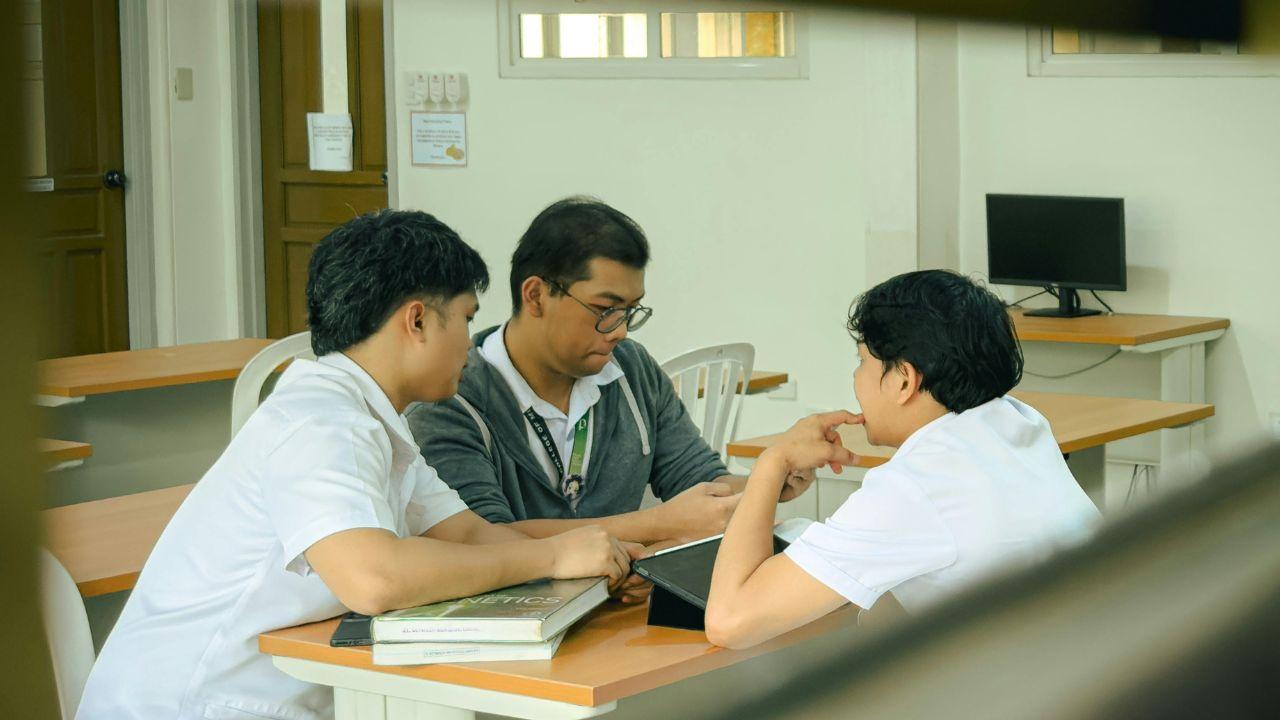 Mahasiswa Dan Kemampuan Refleksi Diri: Evaluasi Kehidupan Dalam Organisasi, Pergaulan, Dan Kesehatan