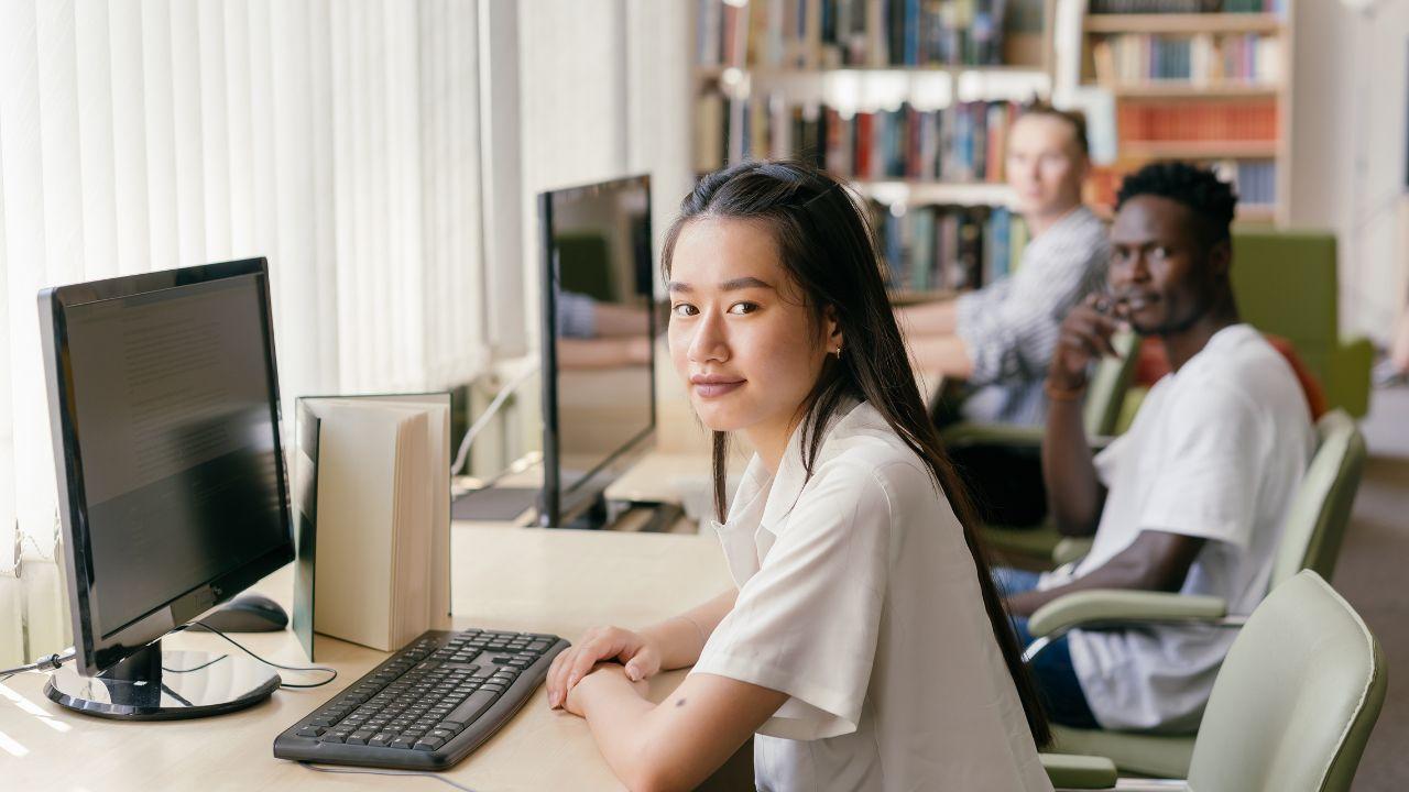 Mahasiswa Digital: Menguasai Teknologi Untuk Pembelajaran Dan Produktivitas