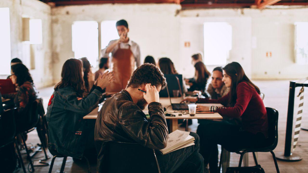 Mahasiswa Dan Kesehatan Mental: Menjaga Keseimbangan Di Tengah Tekanan Akademik