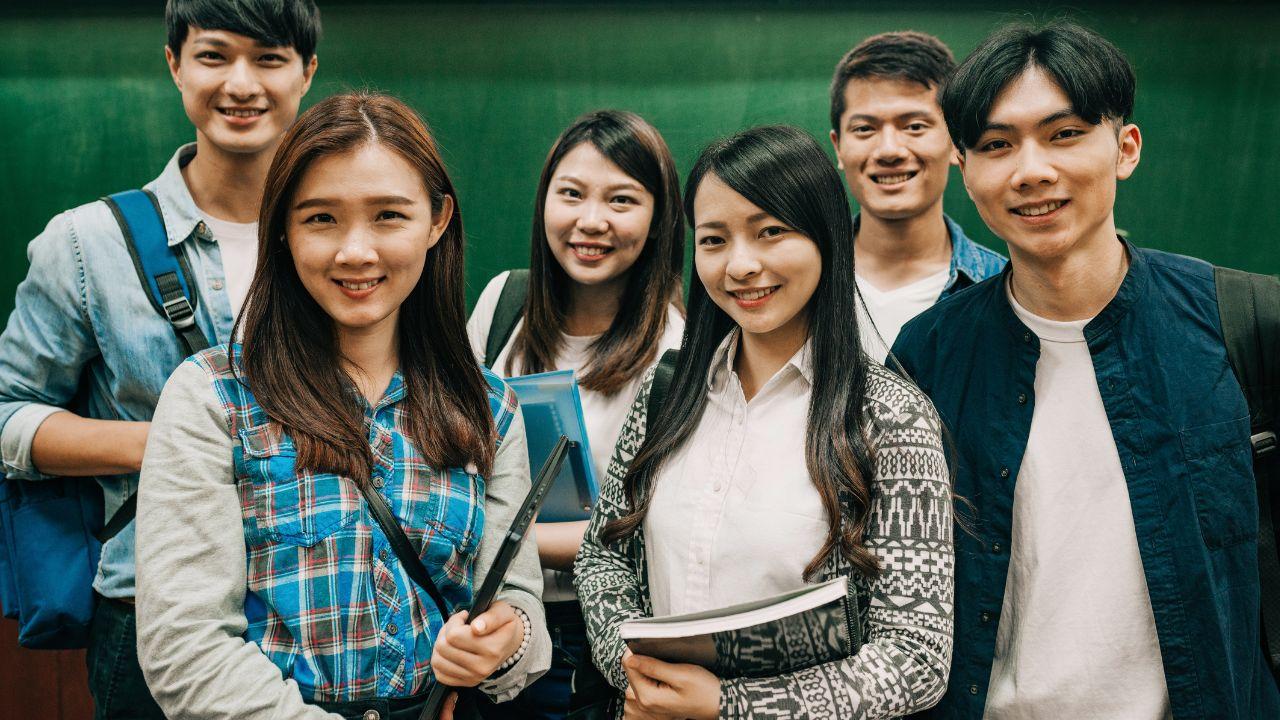 Mahasiswa Visioner: Membangun Masa Depan Melalui Pendidikan, Organisasi, Dan Kesehatan
