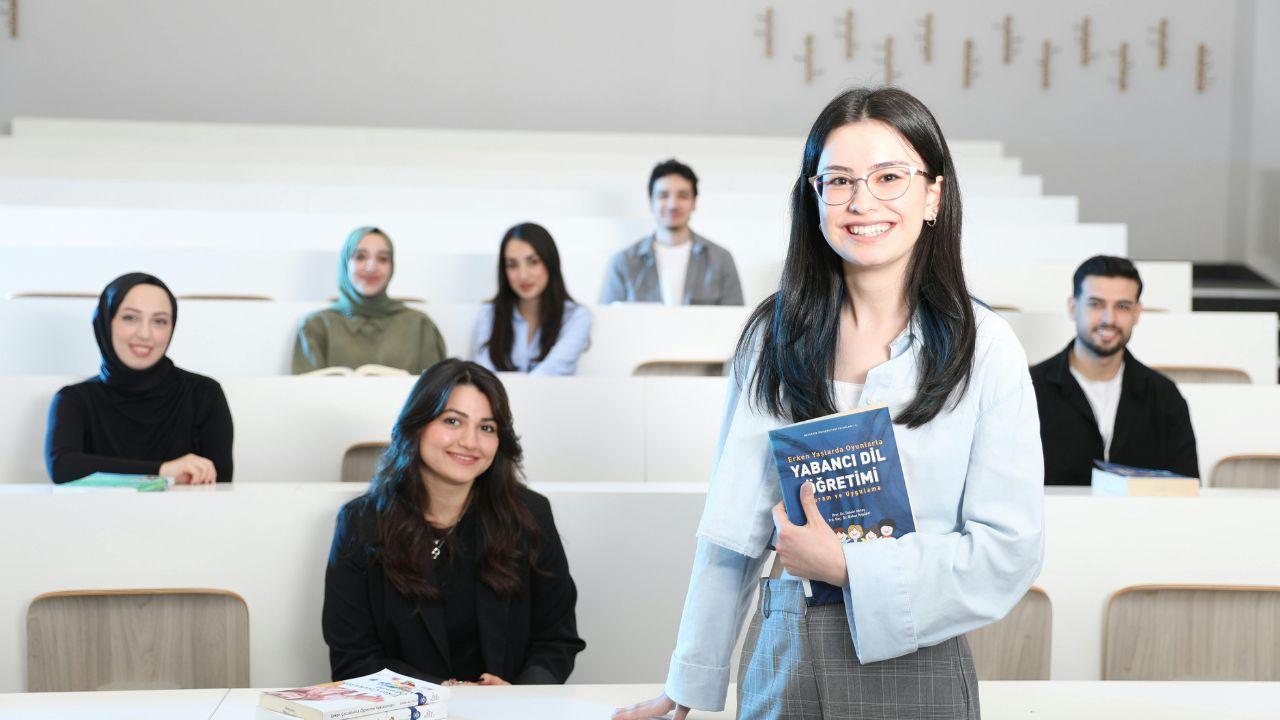Mahasiswa Masa Kini: Antara Tantangan Akademik, Kehidupan Sosial, Dan Keseimbangan Diri