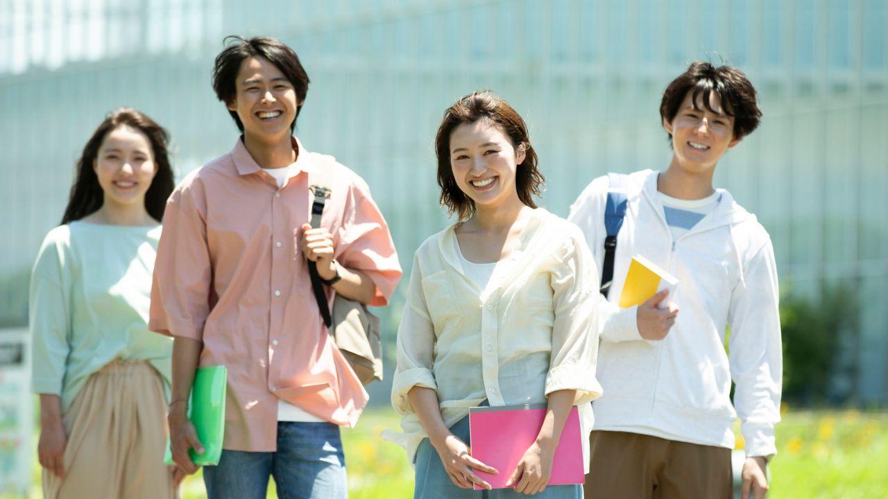 Menyiapkan Mahasiswa Indonesia Yang Kompetitif Melalui Pendidikan Holistik Dan Keseimbangan Hidup