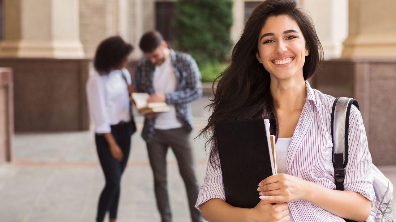 Membangun Disiplin Akademik Mahasiswa Indonesia Untuk Mencapai Prestasi Optimal