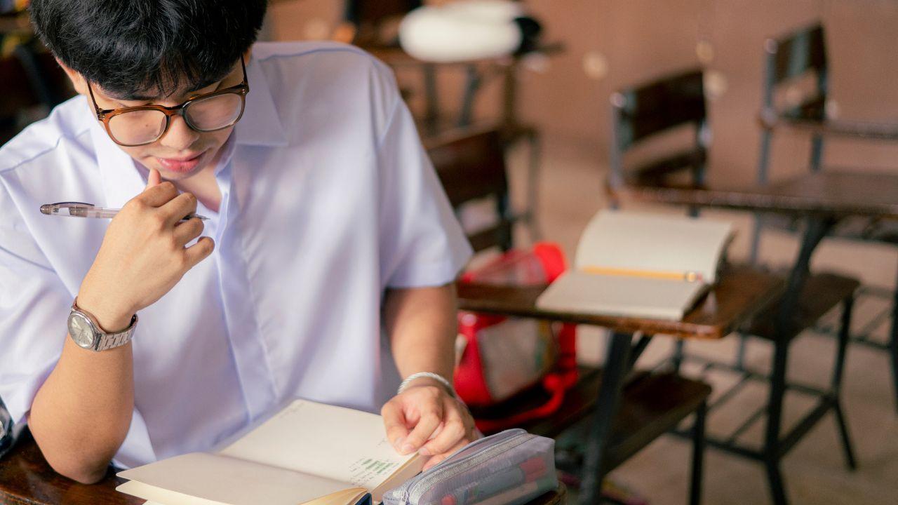 Peran Mahasiswa Dalam Mengembangkan Kemampuan Analisis Dalam Pembelajaran Di Perguruan Tinggi
