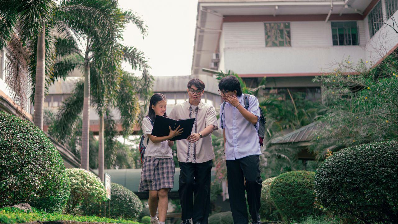 Peran Mahasiswa Dalam Mengembangkan Kepedulian Terhadap Isu Global Di Era Modern