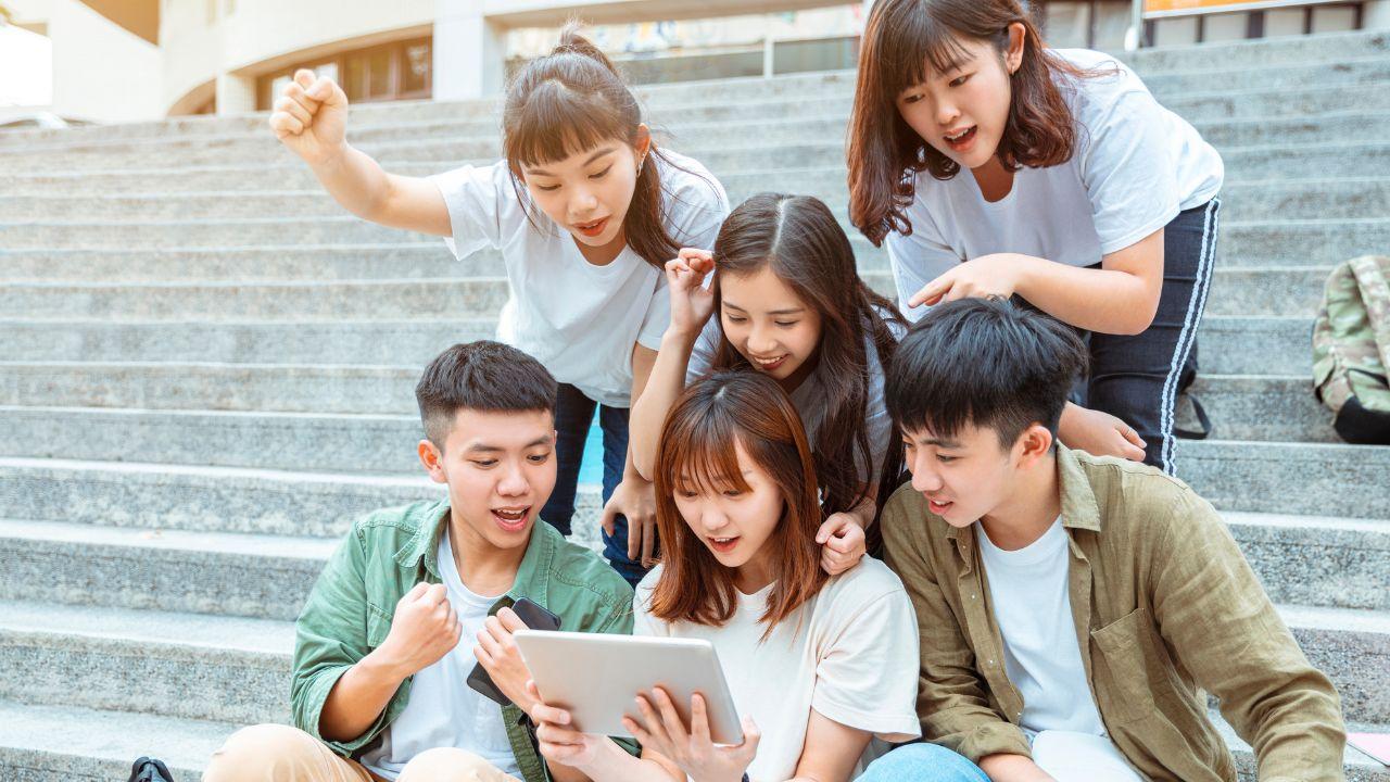 Peran Universitas Dalam Membentuk Mahasiswa Indonesia Yang Seimbang Dan Berdaya Saing