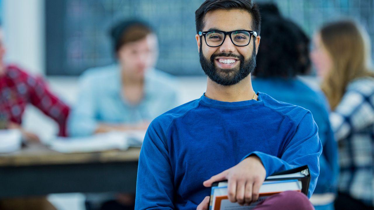 Mahasiswa Dan Peran Pentingnya Dalam Dunia Pendidikan Indonesia