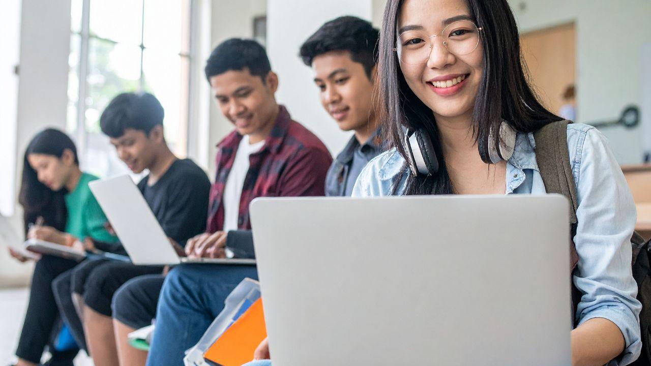Pentingnya Adaptasi Mahasiswa Terhadap Perubahan Dunia Pendidikan