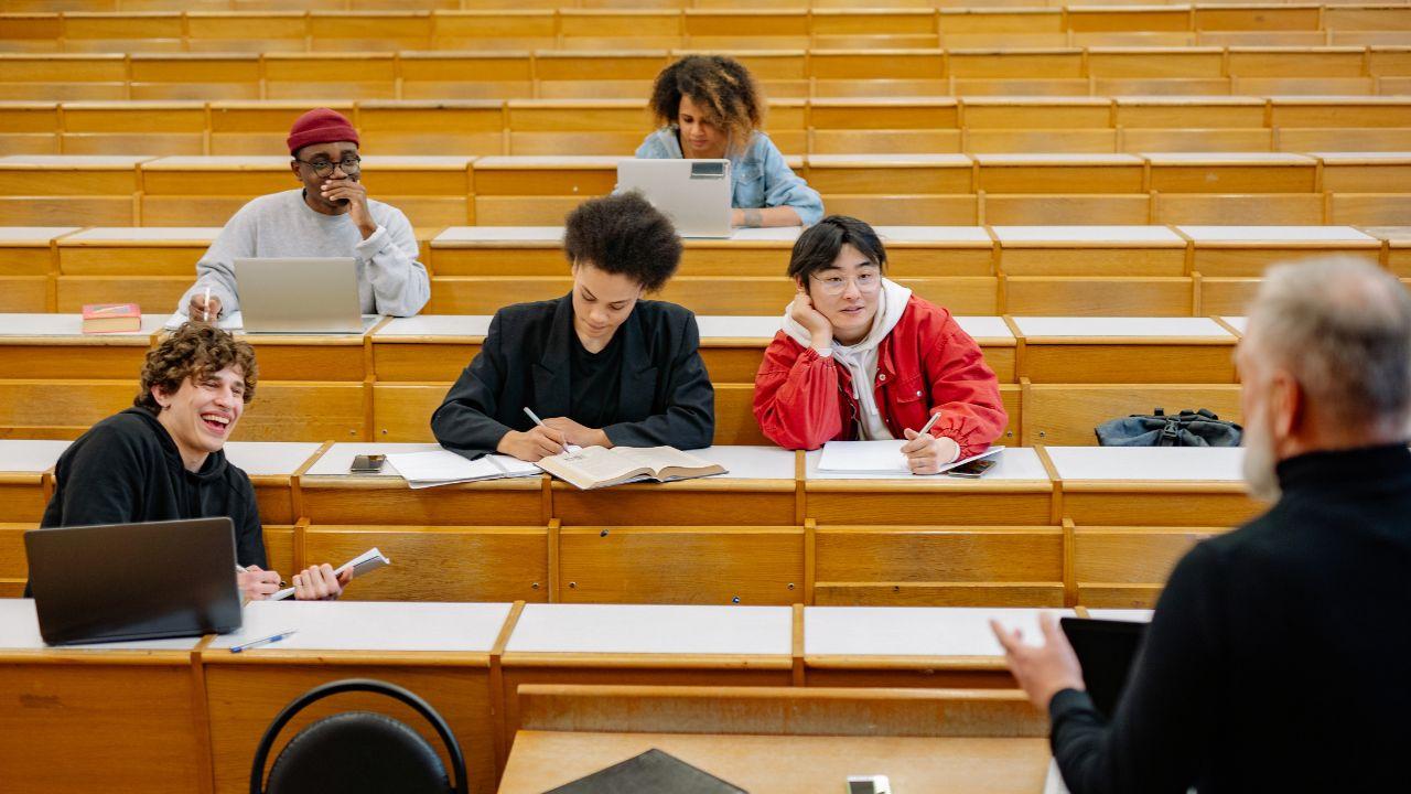 Mahasiswa Dan Pentingnya Mental Tangguh Dalam Menghadapi Tekanan Akademik