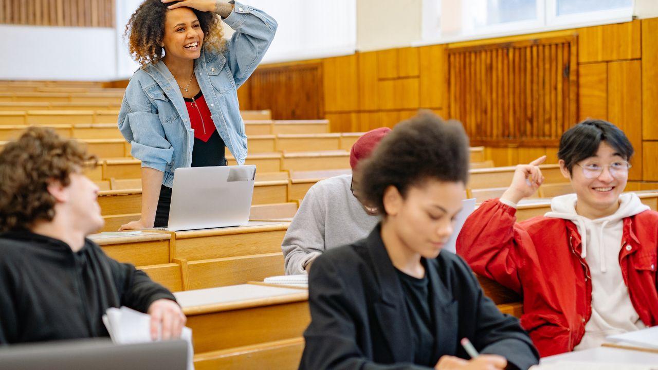 Mahasiswa Dan Pentingnya Motivasi Belajar Dalam Meraih Prestasi