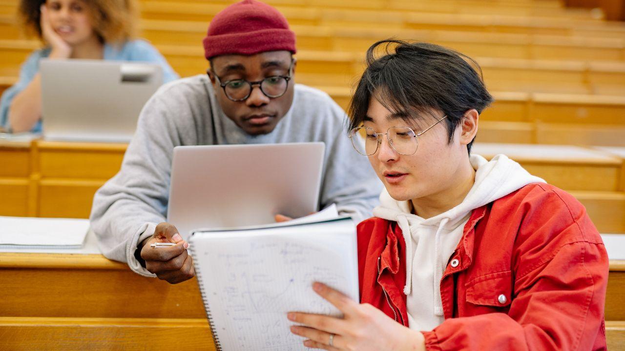 Dinamika Pertemanan Mahasiswa Dalam Kehidupan Kampus