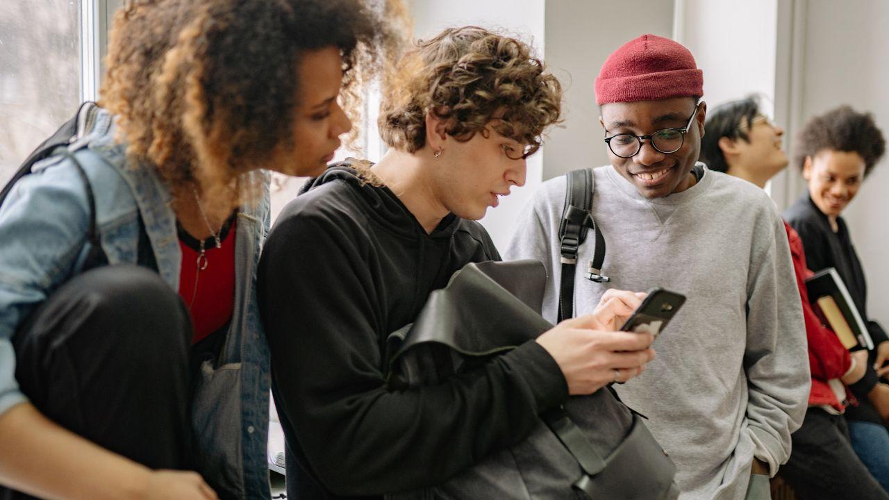 Mahasiswa Dan Dinamika Cinta Serta Relasi Di Lingkungan Kampus