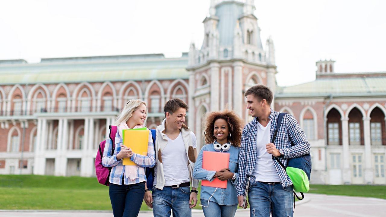Mahasiswa Dan Transisi Menuju Dunia Kerja Setelah Lulus