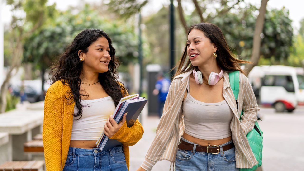 Mahasiswa Dan Dinamika Pertemanan Di Lingkungan Kampus
