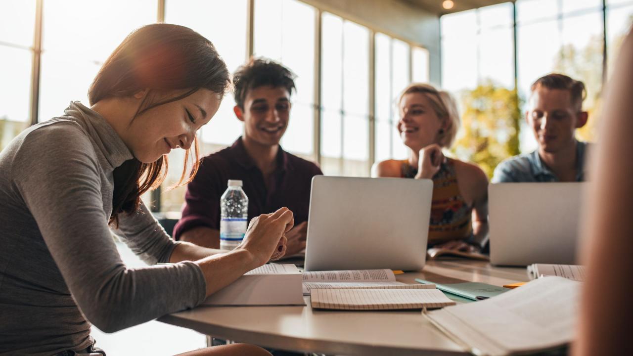 Mahasiswa Dan Peran Diskusi Akademik Dalam Mengembangkan Pola Pikir Kritis