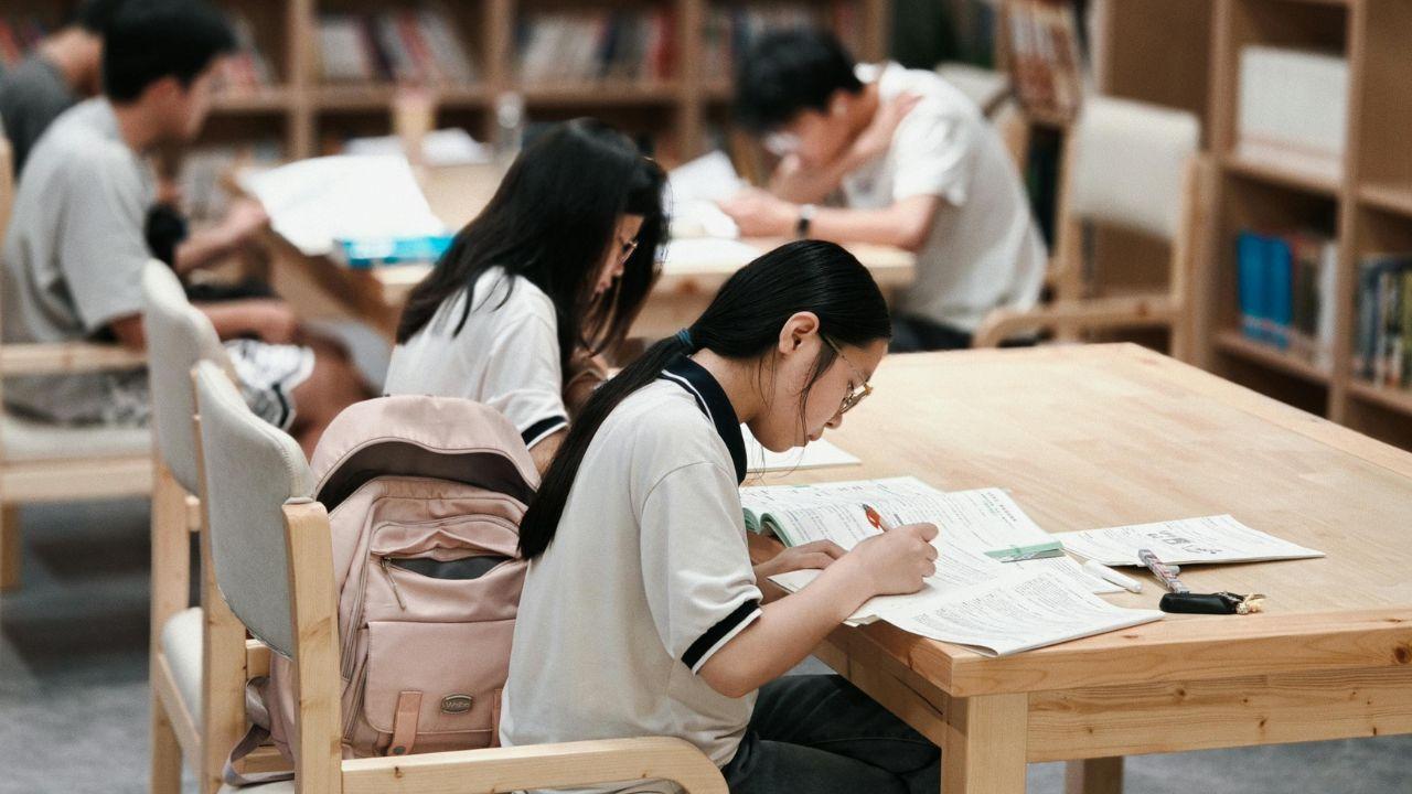 Mahasiswa Dan Peran Diskusi Akademik Dalam Pengembangan Pola Pikir Kritis