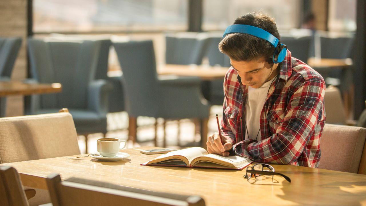 Program Studi Ilmu Politik Dan Peluang Karier Lulusan