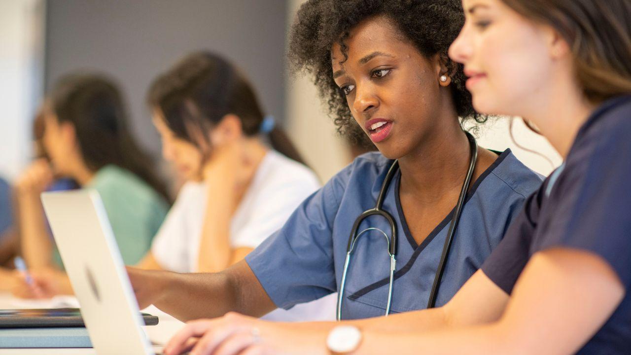 Pengaruh Pergaulan Mahasiswa Terhadap Prestasi Akademik Dan Kesehatan Mental