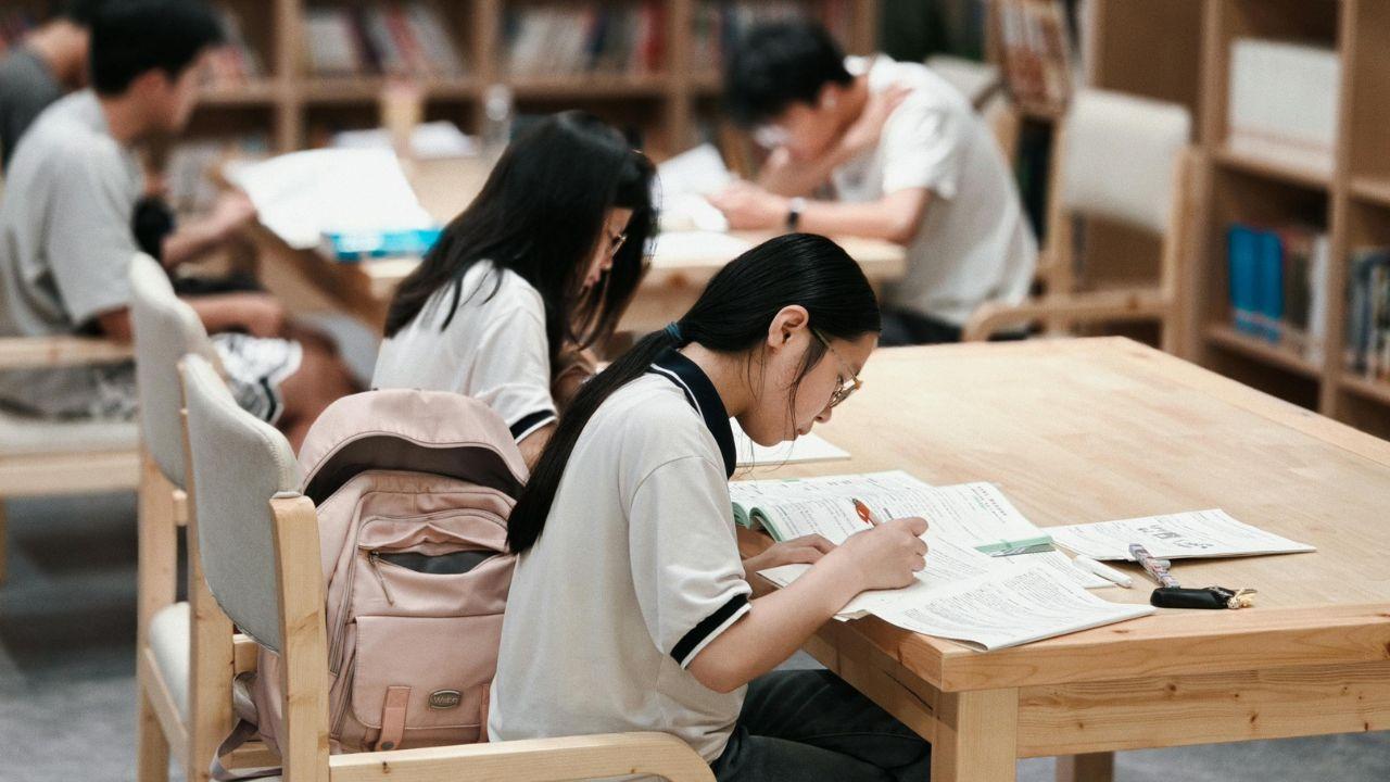 Kontribusi Organisasi Mahasiswa Dalam Menumbuhkan Jiwa Kepemimpinan