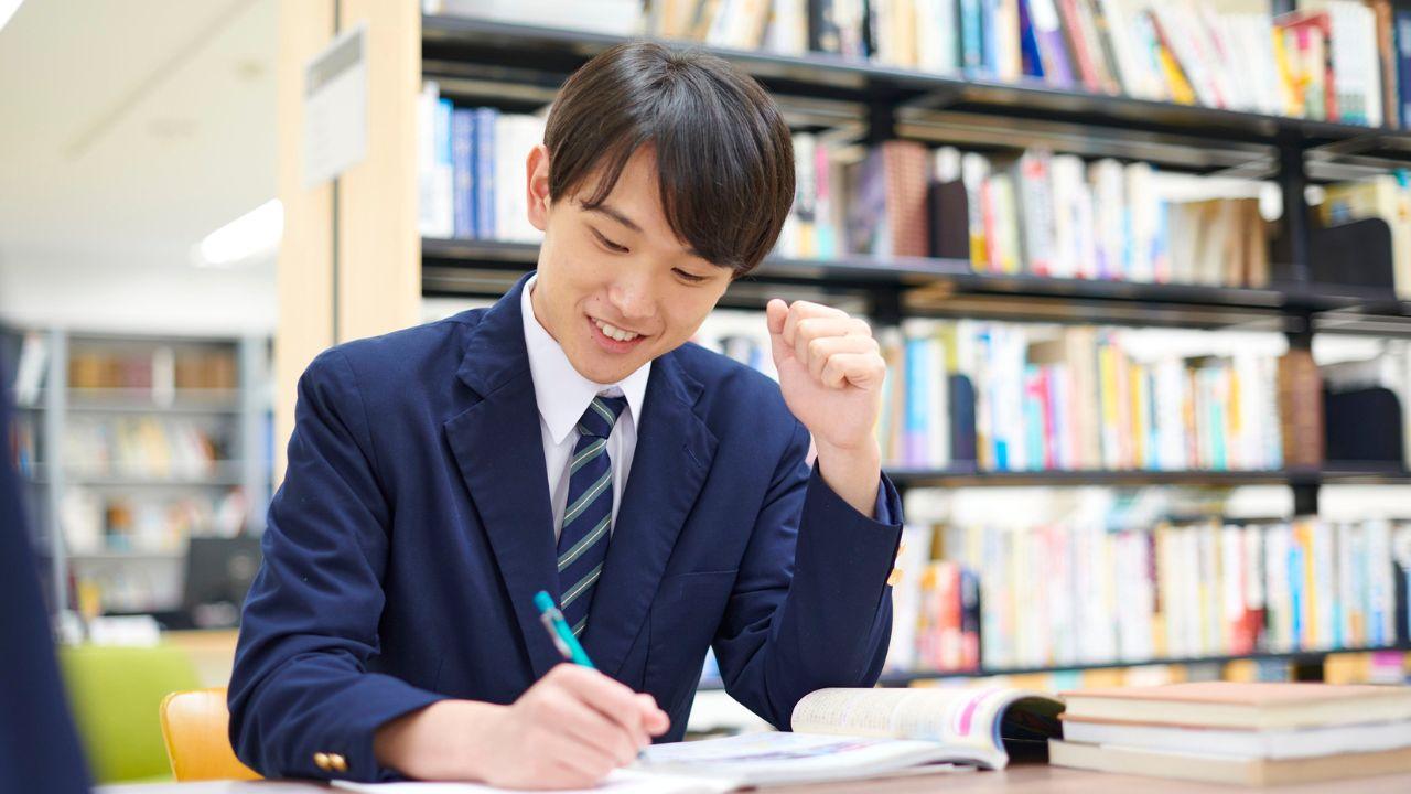 Mahasiswa Dan Tantangan Menjaga Konsistensi Belajar Di Tengah Kesibukan Kampus