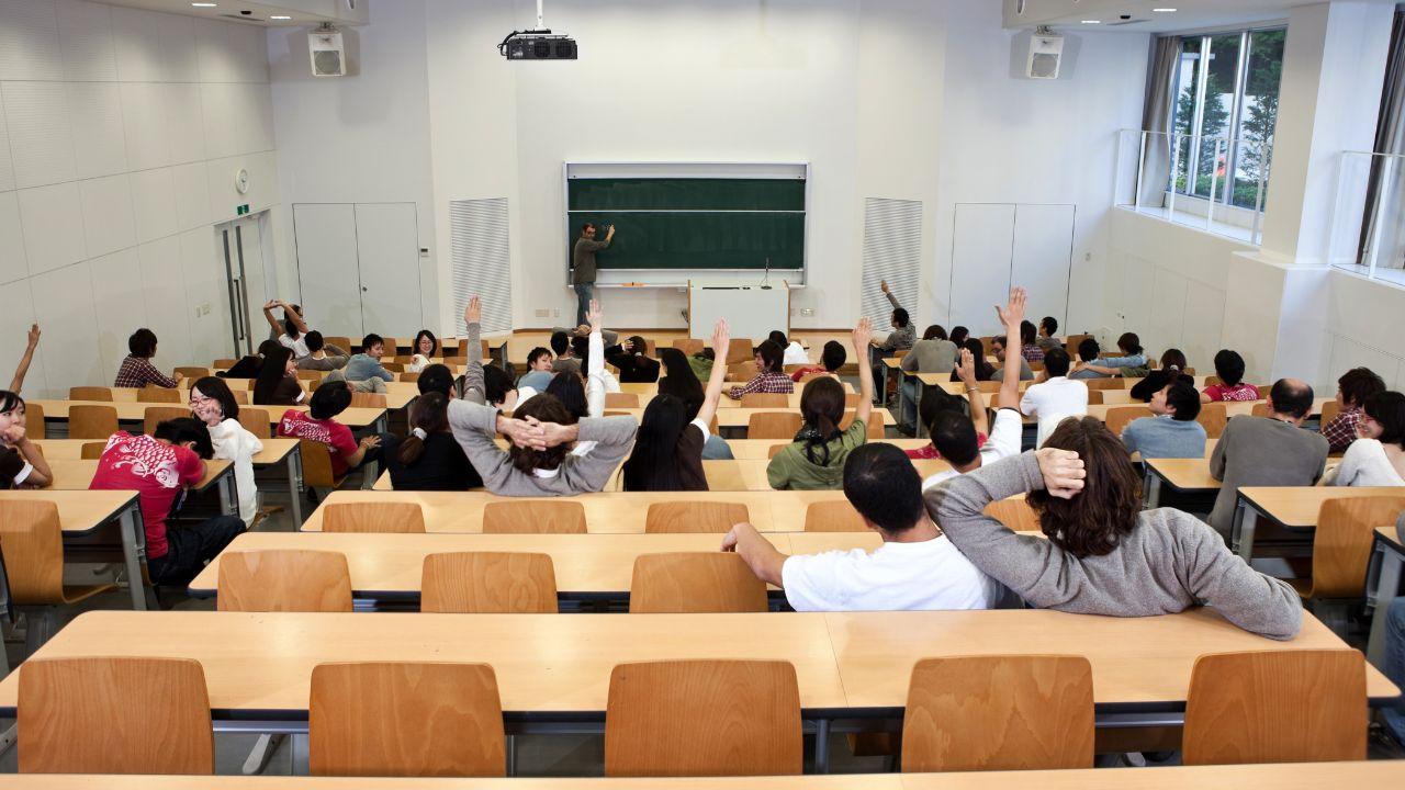 Peran Pergaulan Kampus Dalam Membentuk Pola Pikir Dan Kepribadian Mahasiswa