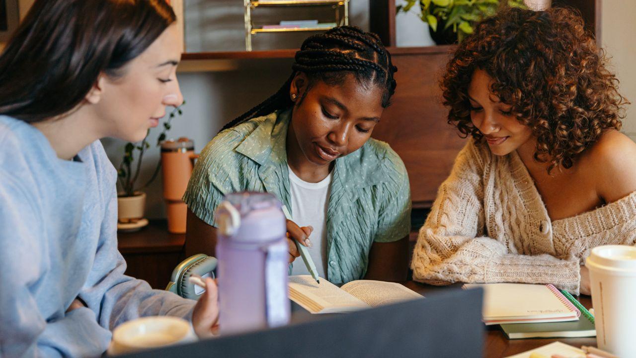 Mahasiswa Indonesia Dan Pentingnya Penguasaan Bahasa Asing