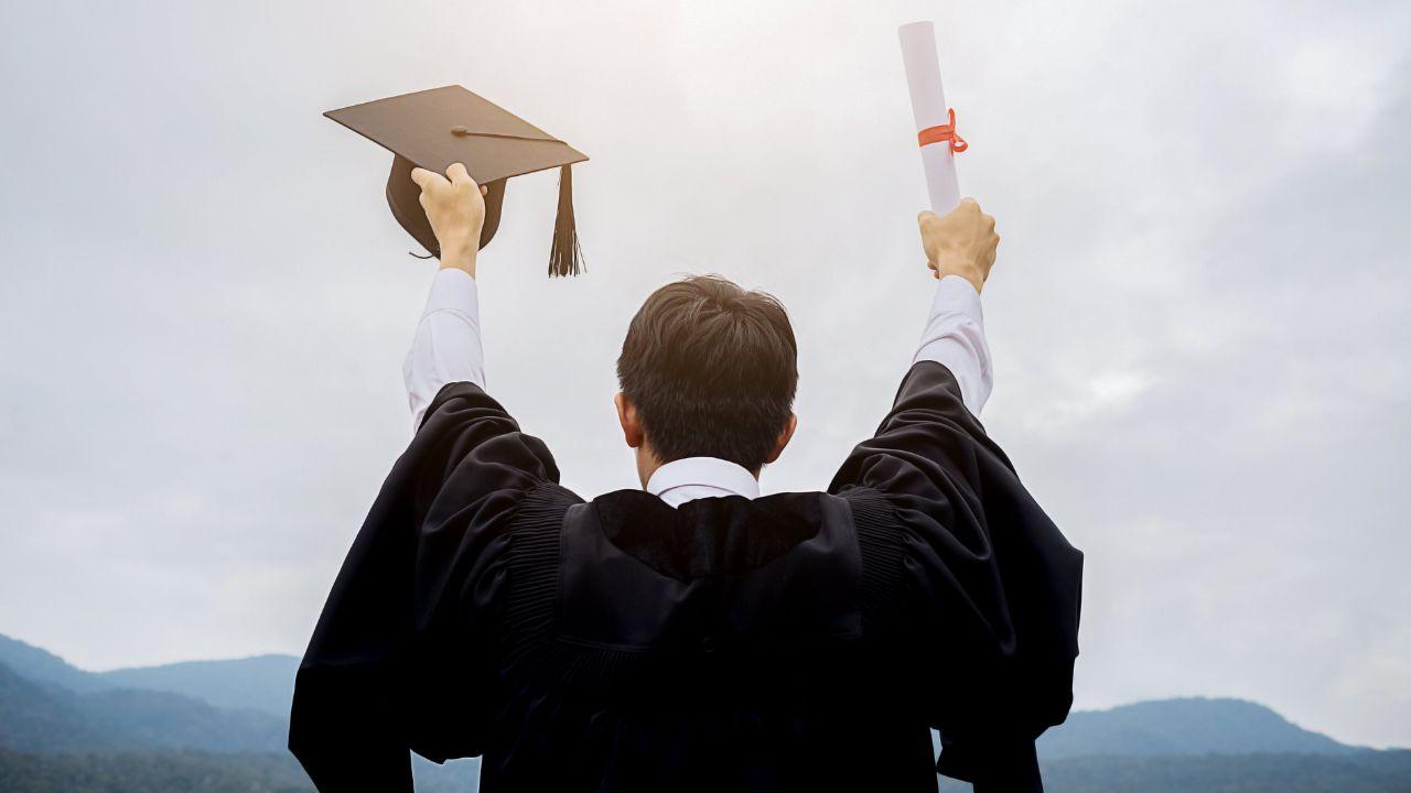 Mahasiswa Indonesia Dan Pentingnya Kepedulian Lingkungan Di Kampus