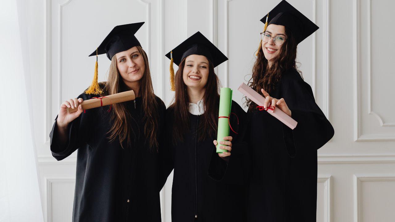 Mahasiswa Indonesia Dan Tantangan Pendidikan Tinggi Di Era Perubahan Sosial