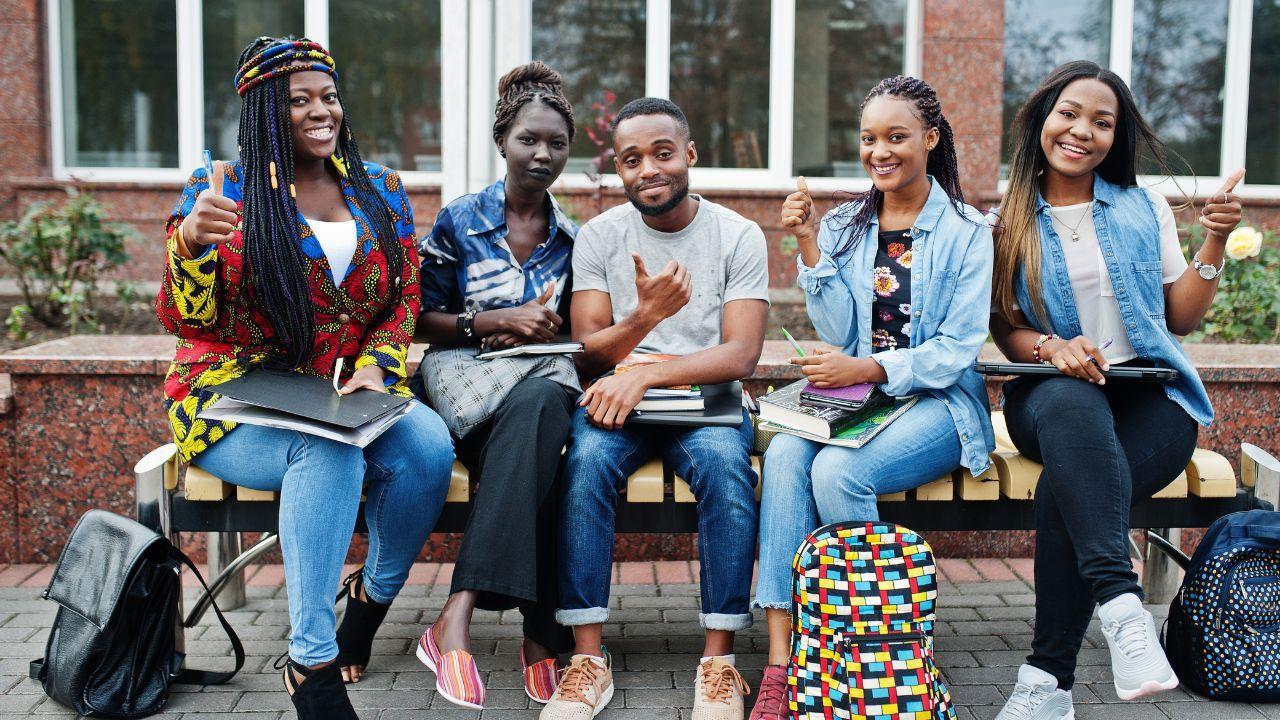 Mahasiswa Indonesia Dan Peran Universitas Dalam Pendidikan Demokrasi Kampus
