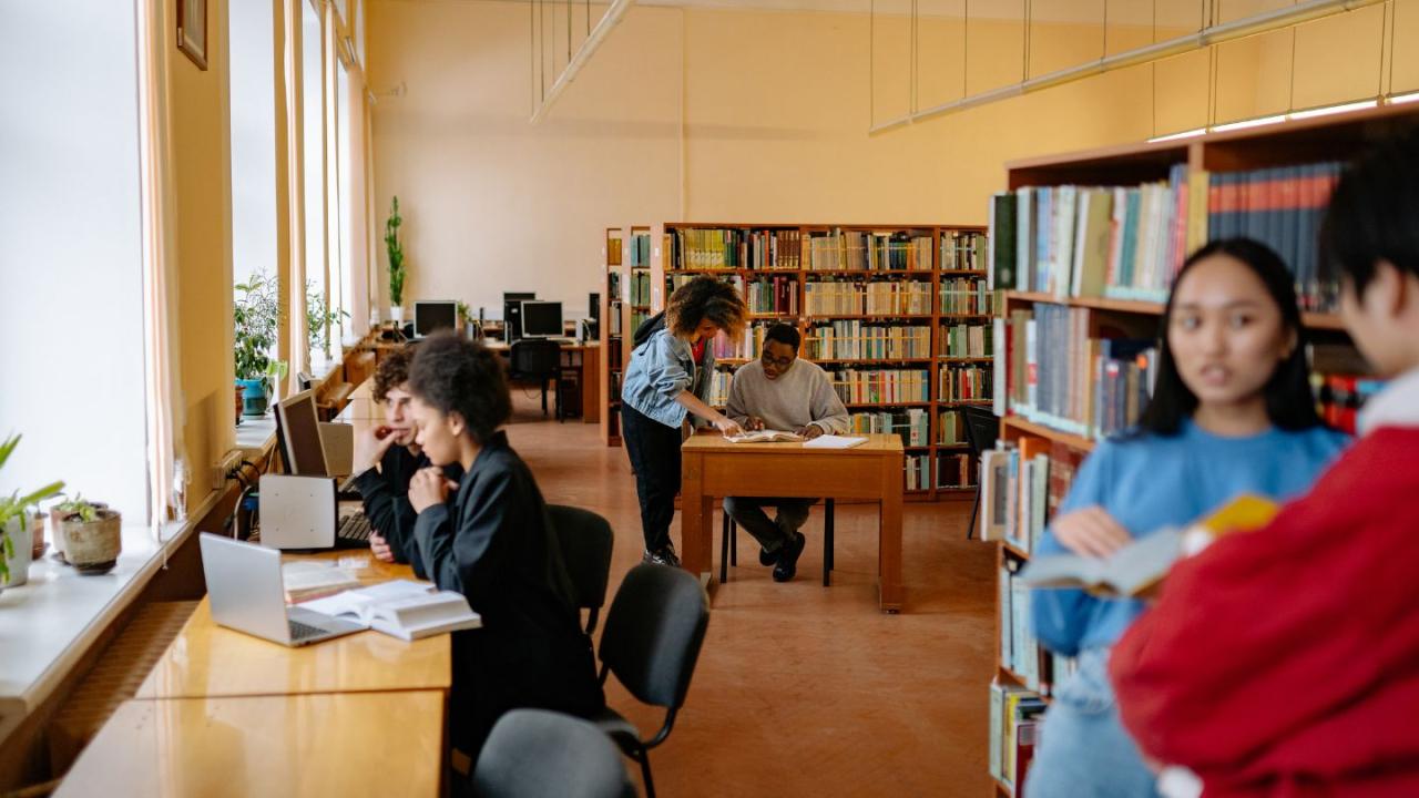 Mahasiswa Indonesia Dan Peran Universitas Dalam Menjaga Etika Dan Integritas Akademik