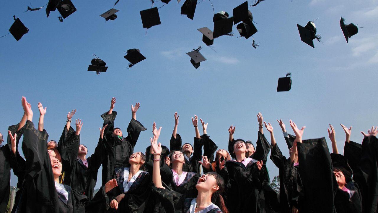 Etika Pergaulan Mahasiswa Dalam Membangun Lingkungan Kampus Yang Sehat