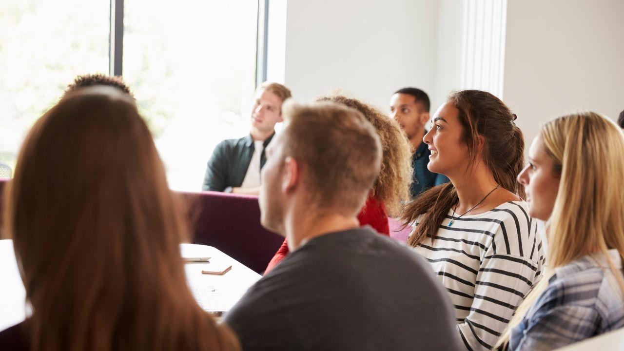 Mahasiswa Dan Tantangan Adaptasi Kurikulum Di Era Perubahan Pendidikan