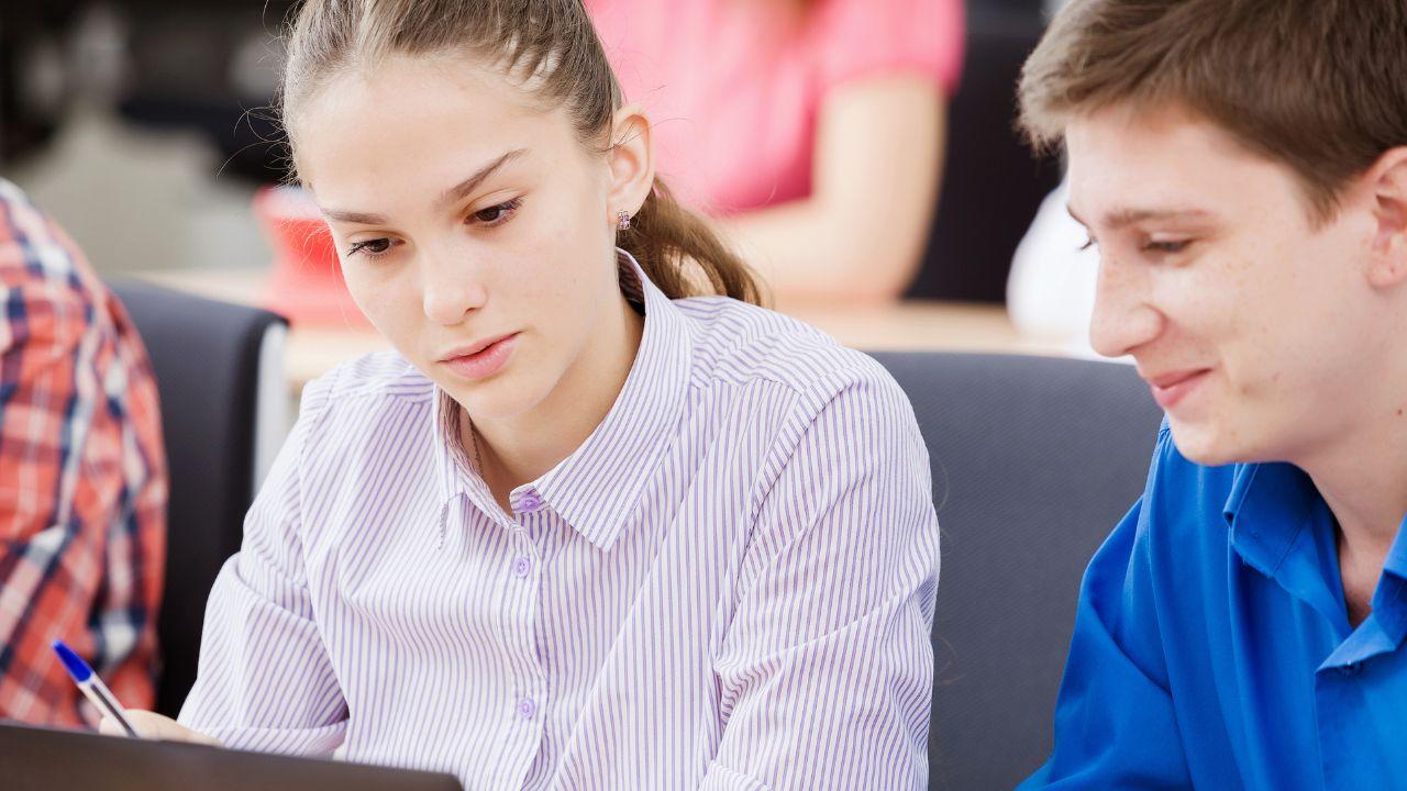 Mahasiswa Dan Tantangan Menjaga Motivasi Belajar Di Perguruan Tinggi