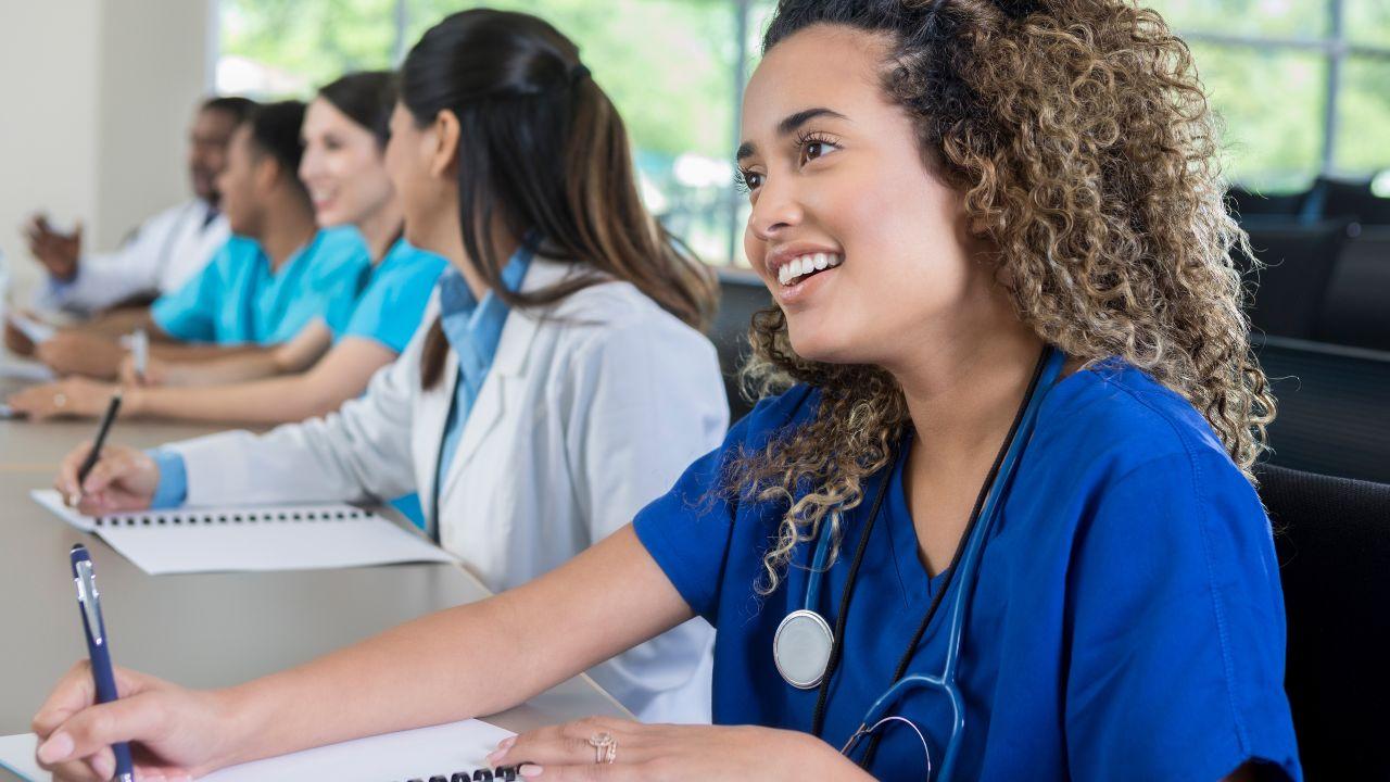 Mahasiswa Dan Pentingnya Pengembangan Soft Skills Di Perguruan Tinggi