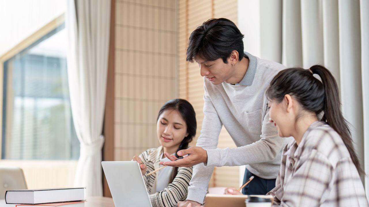 Mahasiswa Dan Strategi Membangun Jaringan Profesional Sejak Dini