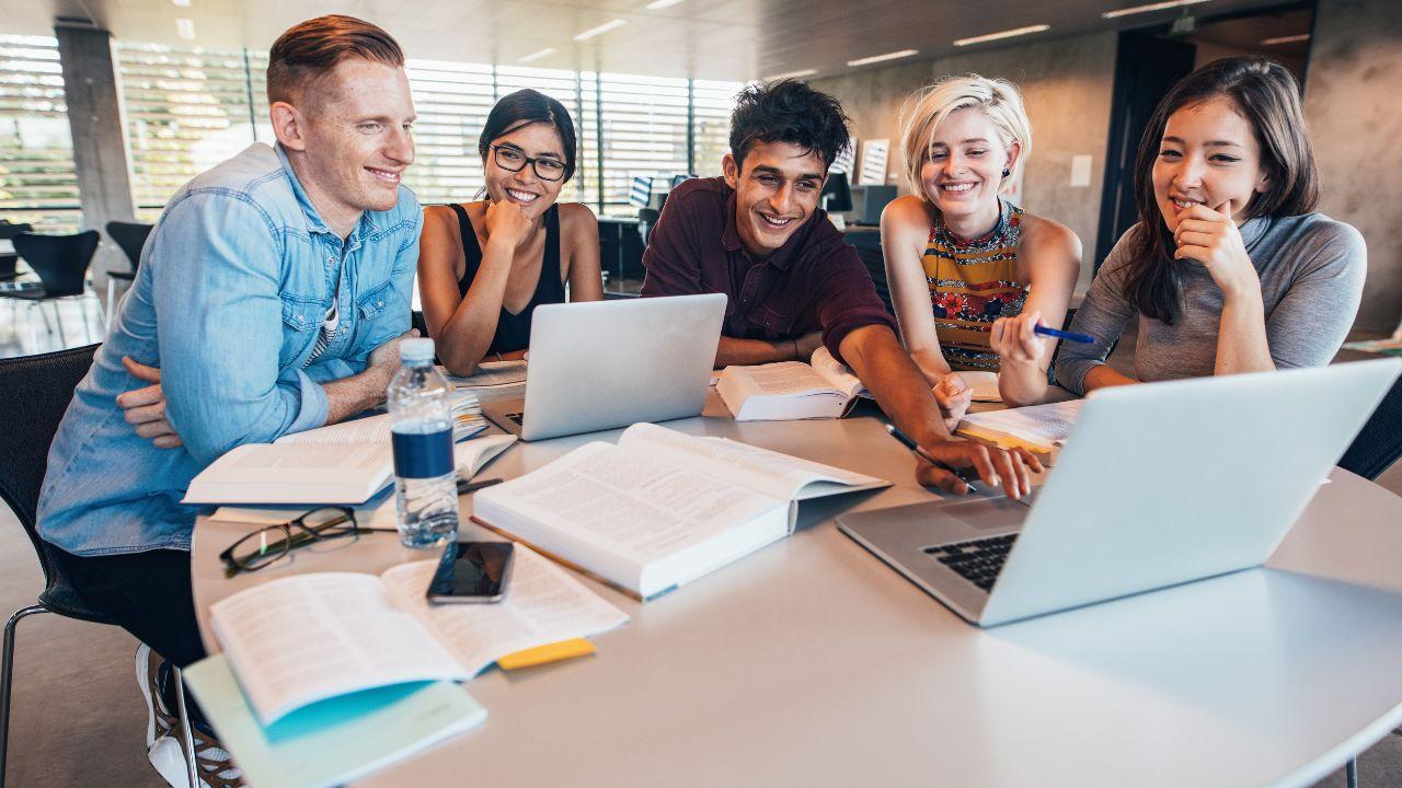 Kualitas Pendidikan Tinggi Dan Dampaknya Bagi Pengembangan Mahasiswa