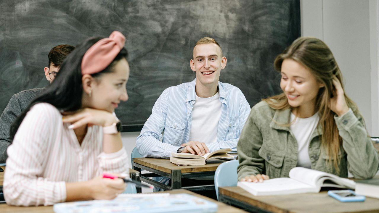 Peran Mahasiswa Dalam Mewujudkan Pendidikan Tinggi Yang Adaptif Dan Berkualitas