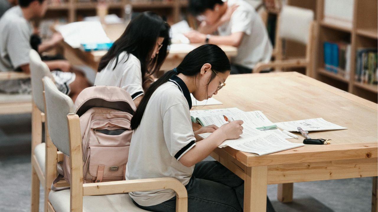 Dinamika Kehidupan Akademik Mahasiswa Di Universitas Indonesia