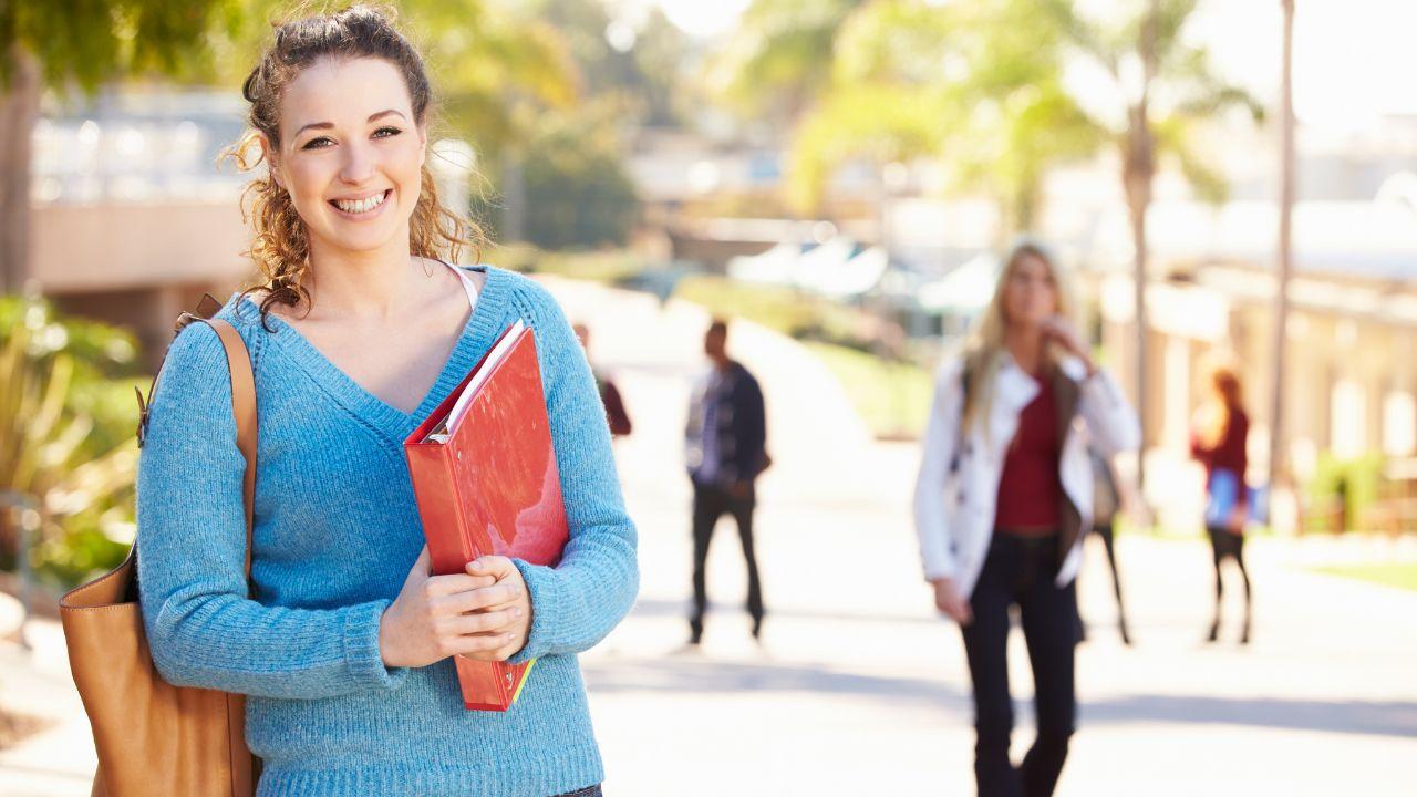Mahasiswa Dan Kesehatan Fisik: Strategi Universitas Dalam Mendukung Aktivitas Akademik Dan Organisasi
