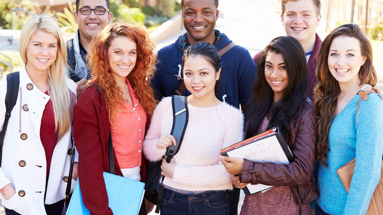 Mahasiswa Dan Pergaulan Sehat: Menciptakan Lingkungan Kampus Yang Positif