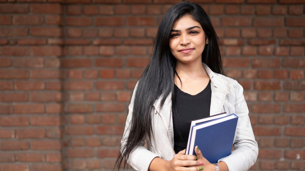 Pendidikan Tinggi Sebagai Proses Pembentukan Akademik Dan Kematangan Mahasiswa