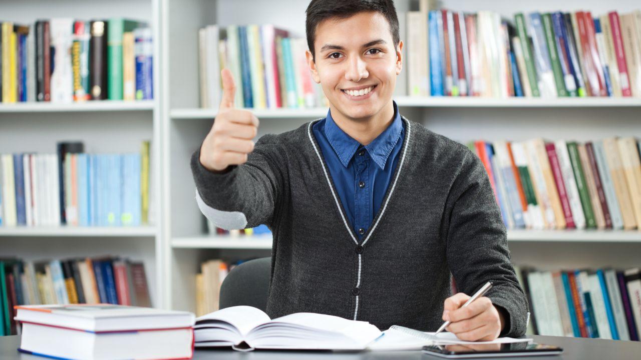 Menjalani Kehidupan Mahasiswa Di Universitas Indonesia Secara Seimbang Dan Produktif