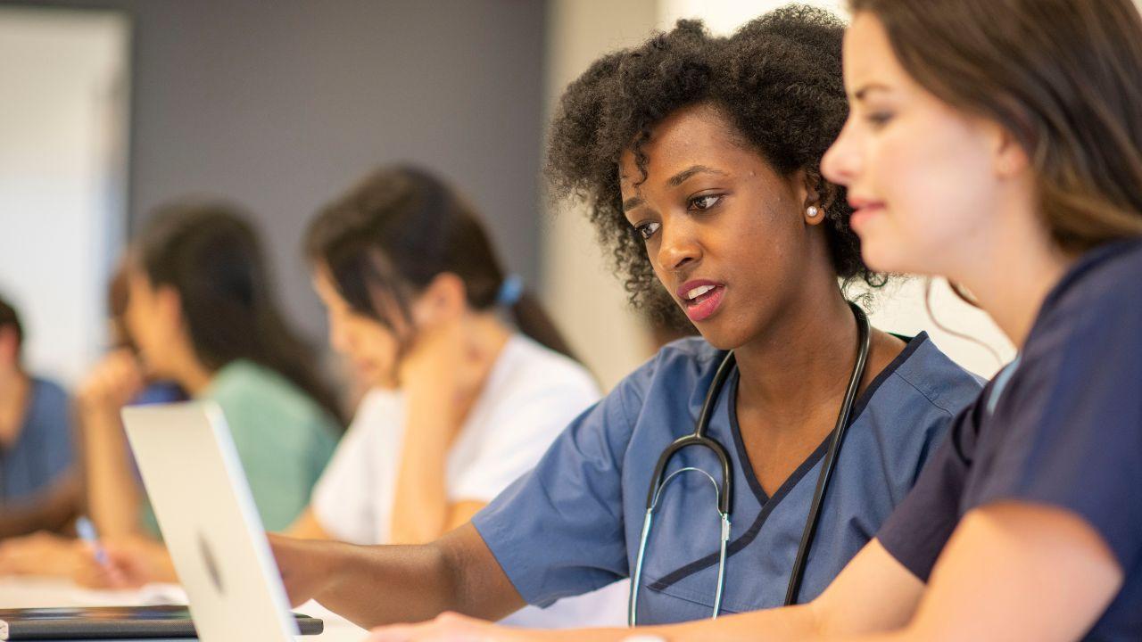 Merancang Masa Depan Di Bangku Kuliah: Peran Universitas Dalam Membentuk Mahasiswa Holistik