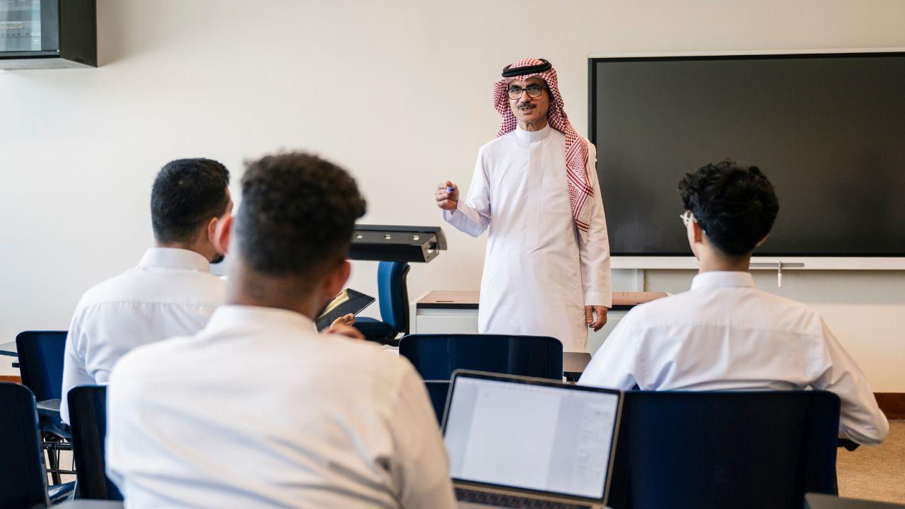 Menapaki Dunia Kampus: Pembelajaran Mahasiswa Di Luar Ruang Kelas